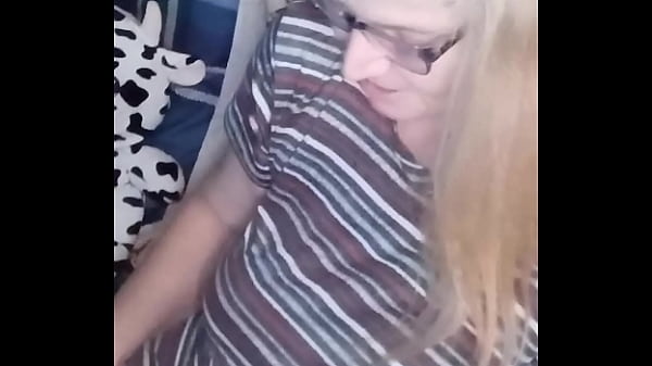 Hot Milf Masturbates Before Bed!