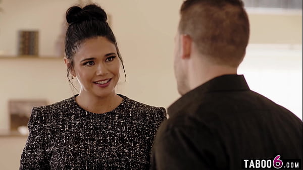 Bà nội trưởng thành Dana Vespoli cặp kè với chồng của con gái riêng