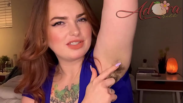 La fidanzata fa crescere i peli delle ascelle