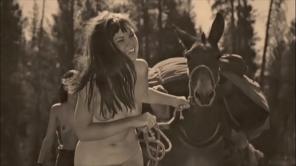 Dark Lantern Entertainment presenta 'La Bella y la Bestia'