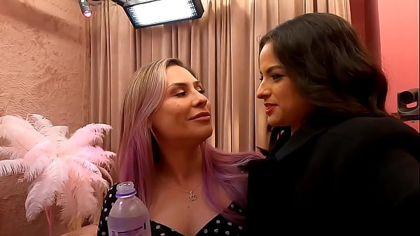 Erstaunlich wilde Teenager necken