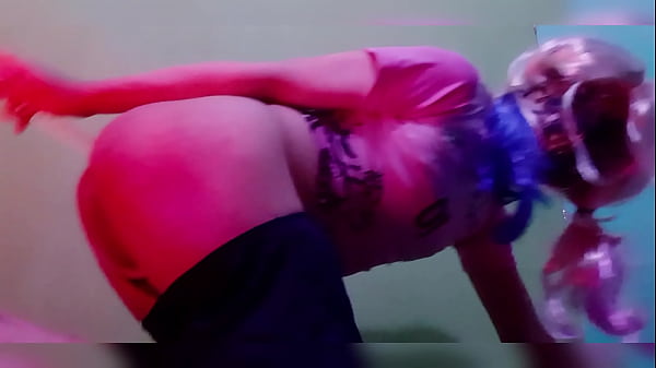 Harley Quinn masturbates before the soccer game - Sexy Maddy