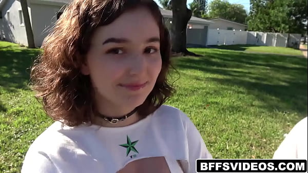 Latina Teen poses - amazing