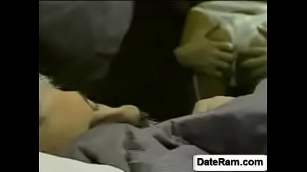 Nena flaca increíble cuerpo caliente follada por dos chicos