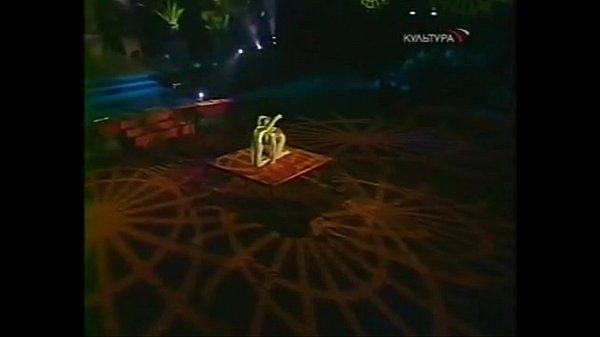 Chinesische sexy Frauen zeigen ihre Körper