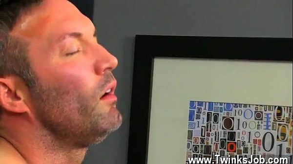 Male models He gets on his knees and gargles Brock'_s meatpipe before