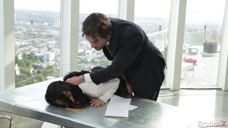 Der Chef bestrafte seine Sekretärin Megan Rain [Sex, Porno, Porno, öffentlich, frech, Casting, POV, Sex, Realität, Teenager, Blowjob, Anal]